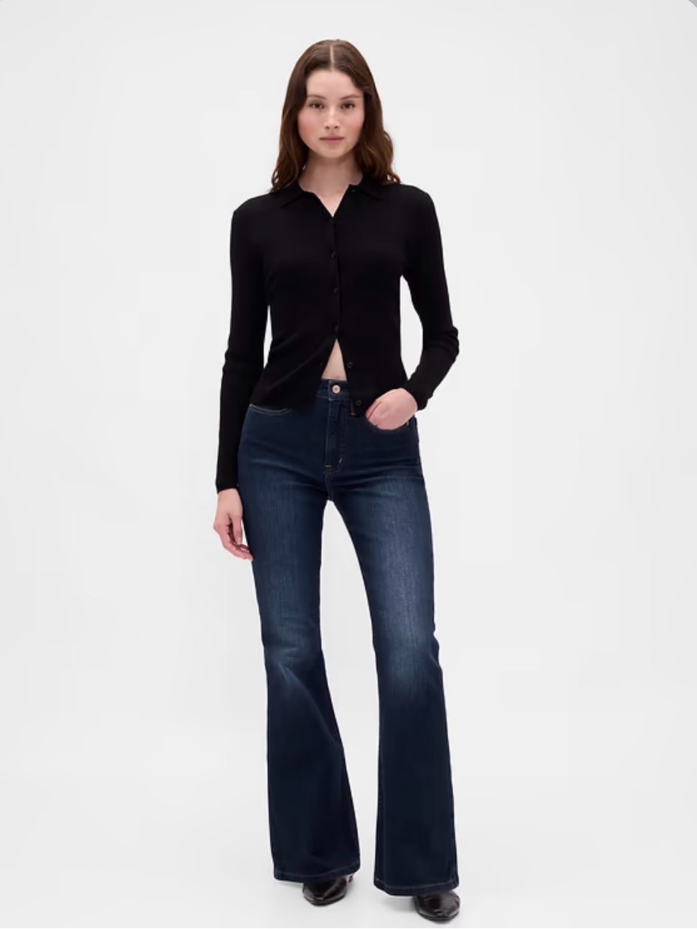 Gap High Rise ’70s Flare Jeans — Size 32 | Dark Wash